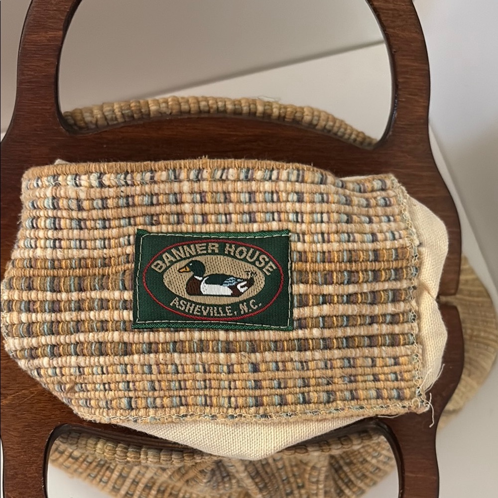 Banner House Asheville NC vintage handbag Wooden Handle woven beige quality - Picture 2 of 9